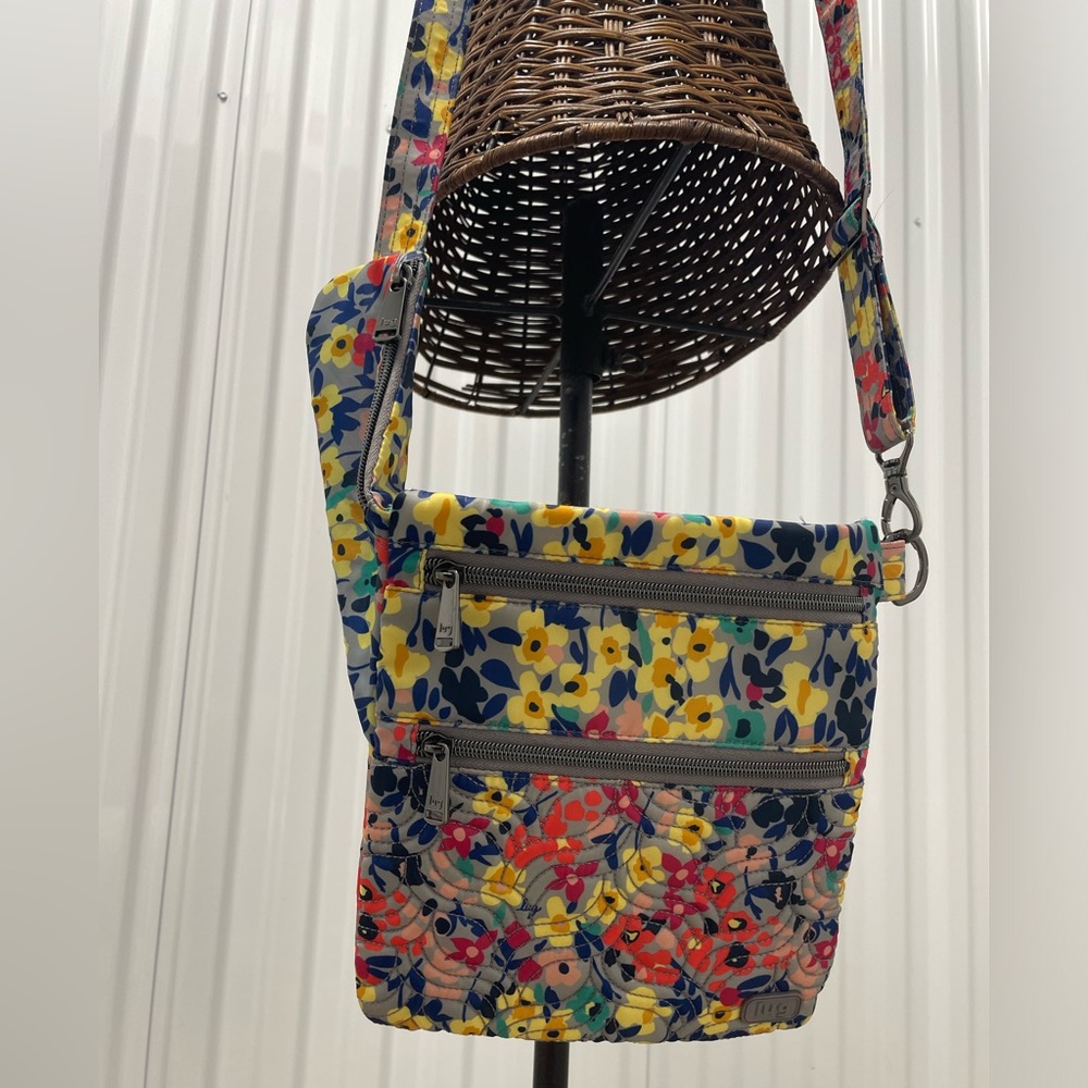 Lug Skipper SE Crossbody Bag in Multi Floral Wildflower EUC - Picture 9 of 16